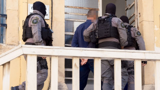 «Μαφία» Κρήτης: Ελεύθερος με εγγύηση 20.000 ευρώ και απαγόρευση εξόδου από τη χώρα ο ιατροδικαστής