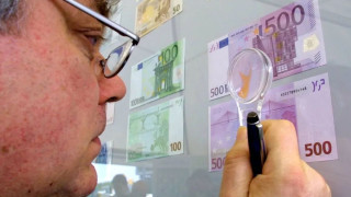 «Έρχεται» το τέλος των 500ευρων – Τι θα γίνει με όσα ήδη κυκλοφορούν, τι πρέπει να κάνουν όσοι έχουν