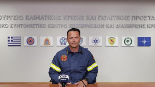 Αρτοποιός: «Οι δυνάμεις της Πυροσβεστικής επιχειρούν σχεδόν υπό μηδενική ορατότητα»