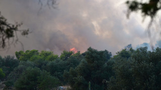Φωτιά στο Ποικίλο Όρος: Απομακρύνονται από το «Δαφνί» 7 ασθενείς με αναπνευστικά προβλήματα