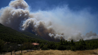 Πόρτα - πόρτα απομάκρυναν οι αστυνομικοί τους κατοίκους από Πόρτο Γερμενό και Ψάθα