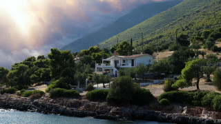 Αντιδήμαρχος Μάνδρας: «Έχουν καεί πάνω από 100-150 σπίτια στο Πόρτο Γερμενό»
