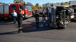 Ανατροπή φορτηγών στην Αθηνών - Λαμίας: Διακοπή κυκλοφορίας και στα δύο ρεύματα