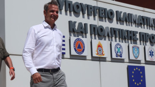 Στο Κέντρο Διαχείρισης Κρίσεων ο πρωθυπουργός - Ενημερώθηκε για τις πυρκαγιές