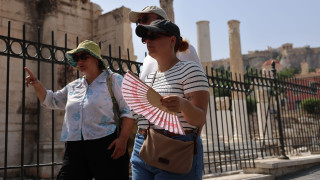 Καιρός σήμερα: Ζέστη με τον υδράργυρο στους 38 βαθμούς - Διατηρείται το μελτέμι στο Αιγαίο