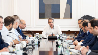 Μέτρα μετά τις πυρκαγιές: Αποζημιώσεις εξπρές, αναστολή συμβάσεων εργασίας, αντιδιαβρωτικά έργα