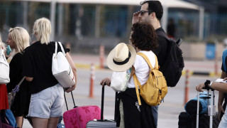 Εγκαταλείπουν μαζικά την Αθήνα οι αδειούχοι - Πάνω από 56.000 επιβάτες αναχωρούν σήμερα