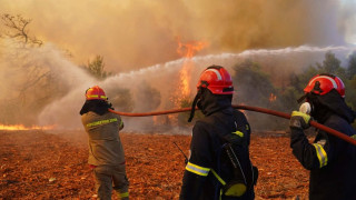 Σε πύρινο συναγερμό η χώρα: 400 φωτιές σε 10 μέρες- Red Code και αύριο- Ριπές 110 χλμ/ώρα στην Κρήτη