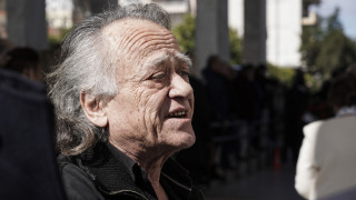 Νίκος Καλογερόπουλος: «Στους μίζερους καιρούς δεν χώραγες» - Το «αντίο» του καλλιτεχνικού κόσμου