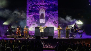 Sani Festival: Οι Soul II Soul μετέτρεψαν τον Λόφο της Σάνης σε μια μεγάλη γιορτή της soul μουσικής
