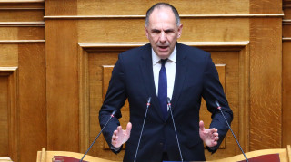 Τηλεφωνική επικοινωνία Γεραπετρίτη-Αραγτσί: Η ελεύθερη ναυσιπλοΐα στα Στενά του Ορμούζ στο επίκεντρο