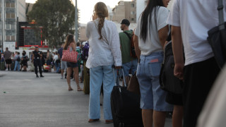 Μετ' εμποδίων η έξοδος του Δεκαπενταύγουστου: Το αδιαχώρητο στα λιμάνια - Καθυστερήσεις και αλλαγές