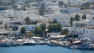 Θαλαμηγός προσέκρουσε σε αβαθή στη Νάουσα της Πάρου - Καλά στην υγεία τους επιβάτες και πλήρωμα