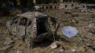 Έξι νεκροί και 91 τραυματίες μετά από ρωσική επίθεση σε εμπορικό κέντρο στην Ουκρανία