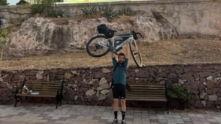 Από το Λόκερεν του Βελγίου στη Μυτιλήνη - Έκανε 3.000 χιλιόμετρα με ποδήλατο