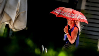 «Καμίνι» και το βράδυ η Αττική με 33άρια: Δείτε χάρτη με τις θερμοκρασίες - Πότε υποχωρεί ο καύσωνας