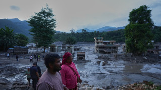 «Αρμαγεδών» στο Νεπάλ: Στους 389 οι νεκροί - Το «φαινόμενο ντόμινο» και το μυστήριο του παγετώνα