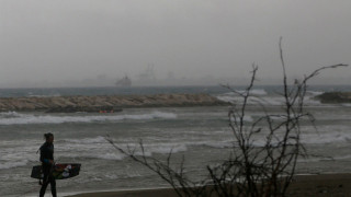 Έντονα καιρικά φαινόμενα πλήττουν την Κύπρο: Πλημμύρες, χαλάζι και εκτροπές πτήσεων