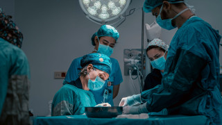 Τσεχία: Γυναίκα υπέστη σοβαρά εγκαύματα μετά από καισαρική - Αντισηπτικό προκάλεσε φωτιά