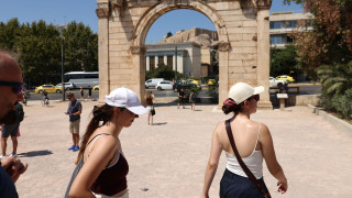 Καιρός: Αίθριος με αφρικανική σκόνη - Έως 37 βαθμούς η θερμοκρασία στα ηπειρωτικά