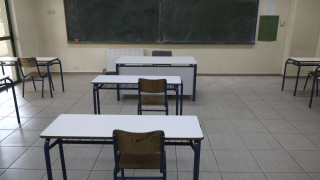 Σοβάς αποκολλήθηκε από ταβάνι σχολικής αίθουσας στη Λαμία και έπεσε στα κεφάλια μαθητών
