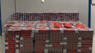Χειροπέδες σε 22χρονο στο «Ελ. Βενιζέλος» για χιλιάδες λαθραία καπνικά προϊόντα