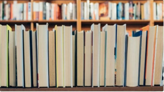 Αναρτήθηκαν οι οριστικοί πίνακες δικαιούχων για τις επιταγές βιβλίων από την ΔΥΠΑ