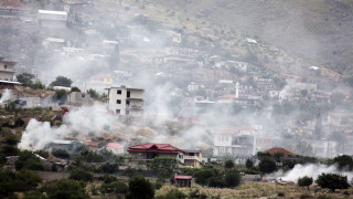 Μεγάλη φωτιά στη Χειμάρα στην Αλβανία - Κάηκαν σπίτια, απομακρύνθηκαν κάτοικοι