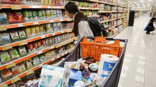 Σχέδιο Μητσοτάκη για την ακρίβεια: Απάντηση με «μέρισμα ανάπτυξης» - «Όχι» σε γενικευμένη μείωση ΦΠΑ