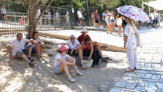 Καιρός: Παραμένουν οι υψηλές θερμοκρασίες - Έως 38 βαθμούς σε Στερεά, Πελοπόννησο, Ήπειρο
