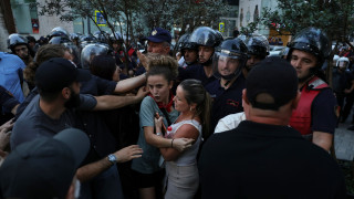 Αλβανία: Σφοδρές συγκρούσεις έξω από το Κοινοβούλιο για το τουριστικό project Κούσνερ - Δείτε βίντεο