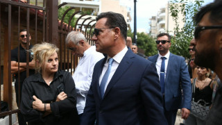 Άδωνις Γεωργιάδης στην κηδεία του Γιώργου Μαζωνάκη: Συγγνώμη για τα λάθη του «συστήματος»