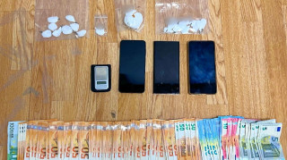 Τρεις συλλήψεις για διακίνηση ναρκωτικών στην Αττική - Ο ένας είχε κατηγορηθεί για ανθρωποκτονία
