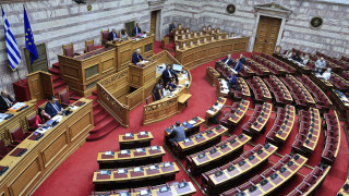 Σφοδρή σύγκρουση Βελόπουλου-Καιρίδη για την ιθαγένεια: «Έρχεται να μιμηθεί τα χειρότερα της Χούντας»
