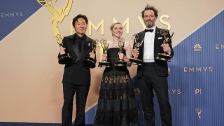 Emmy 2026: Συνεχίστηκε το σερί του «Widow’s Bay» - Διπλή νίκη για τον Μάθιου Ρις, που έγραψε ιστορία