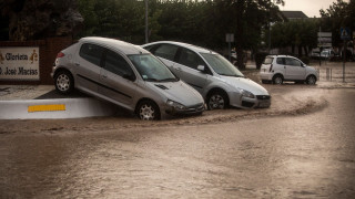 Ισπανία: Ένας Νεκρός και Πλημμύρες Μετά από Σφοδρές Καταιγίδες στη Βαρκελόνη και Βαλένθια