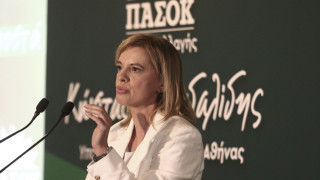 Ρόζα Βρεττού: Προσχωρεί στην ΕΛΑΣ, νέα «καρφιά» για ΠΑΣΟΚ-Ανδρουλάκη