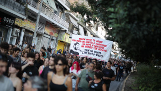 Εκδηλώσεις στο μνημείο του Παύλου Φύσσα στο Κερατσίνι - Στην κεφαλή της πορείας οι γονείς του