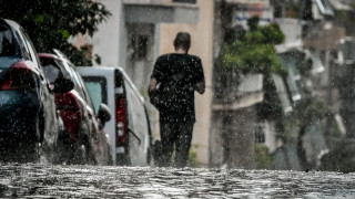 Καιρός: Πού θα σημειωθούν καταιγίδες και ισχυρά φαινόμενα - Τι ώρα θα βρέξει στην Αττική