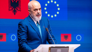 Αλβανία: Η Κομισιόν έτοιμη να στηρίξει την ένταξη της στην ΕΕ έως το 2027