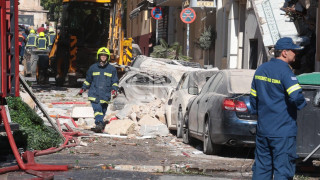 Πλάκα: Με γεώφωνα και θερμικές κάμερες συνεχίζονται οι έρευνες για αγνοούμενους - Μεταφέρονται υλικά