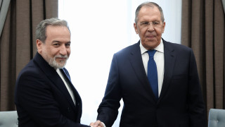 Λαβρόφ - Αραγτσί: Μόνο με τη διπλωματία μπορεί να τερματιστεί η σύγκρουση στη Μέση Ανατολή