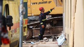 Αδιανόητη τραγωδία στην Πλάκα: Νεκροί και οι έξι αγνοούμενοι από την έκρηξη στο τριώροφο κτήριο