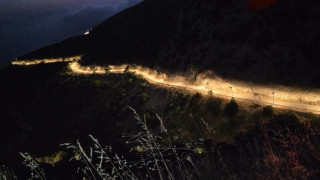 Νέος φωτισμός σε 8.693 επικίνδυνα σημεία του οδικού δικτύου- Αυτόνομοι ιστοί με φωτοβολταϊκά και LED