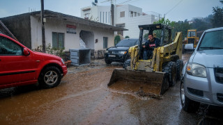 Ξεκινά η δεύτερη φάση της κακοκαιρίας: Μετρά πληγές η Κρήτη με πλημμύρες και απεγκλωβισμούς