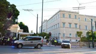 Έληξε ο συναγερμός στη Βουλή μετά το τηλεφώνημα για βόμβα