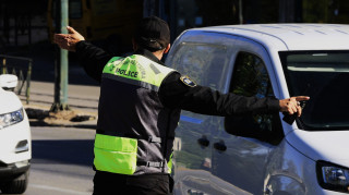 Μία τραυματίας μετά από ανατροπή του οχήματός της στη Θεσσαλονίκη – Δείτε βίντεο