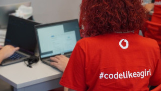 Code Like a Girl: Τα κορίτσια που γράφουν κώδικα και διαμορφώνουν τον ψηφιακό κόσμο του αύριο