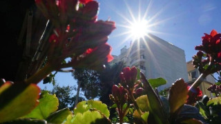 Καιρός: Συνεχίζεται η καλοκαιρία - Στους 27 βαθμούς ο υδράργυρος - «Πέφτουν» οι βοριάδες