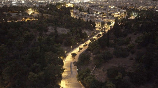 Νέα φωτιστική ταυτότητα για τον ιστορικό περίπατο της Αθήνας